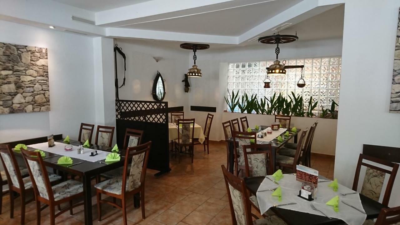 Restaurant Rosengarten Neuruppin Exterior foto